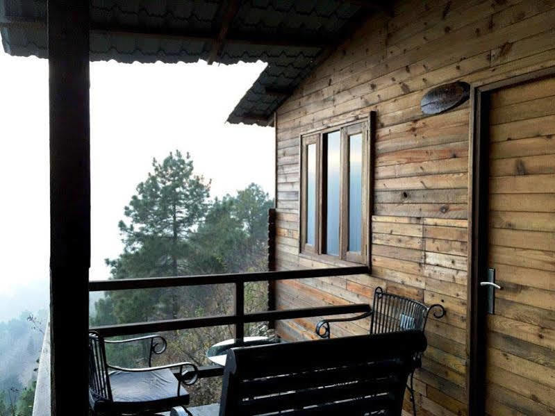 Aamod Resort Шимла Экстерьер фото
